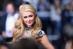 Paris Hilton se la jugó con radical cambio de look