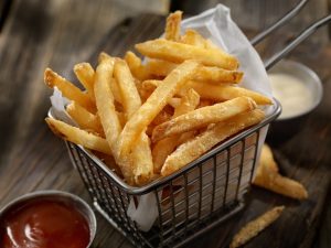 Estudio revela los peligros de comer papas fritas