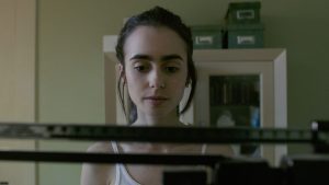 "Hasta el hueso": Nueva película de Netflix retrata las complejidades de la anorexia