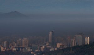 #FMDOSTeInforma Decretan alerta ambiental para este lunes en Santiago