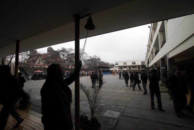 Estudiantes lograron que Liceo Arturo Alessandri Palma sea mixto