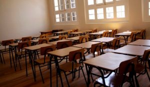 Revisa las comunas que han suspendido las clases