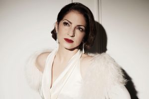 Gloria Estefan lamenta la dolorosa partida de su madre