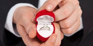 Un hombre realizó una jugada propuesta de matrimonio y la respuesta de su pareja no fue la mejor