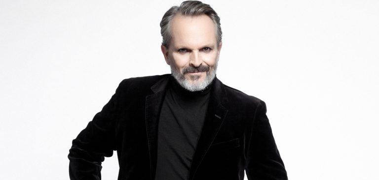 Se viene la #NocheDeFMDOS: ¡Miguel Bosé ya está en Chile!