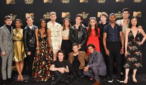 Actor de "13 reasons why" compuso una canción inspirada en su personaje