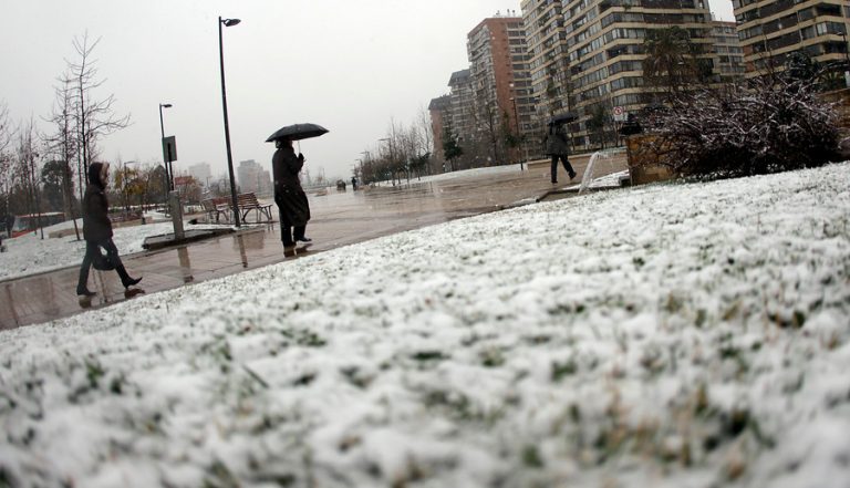 ¡En estos lugares de Santiago y regiones caerá nieve!