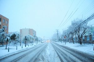 Nieve en Santiago: Corte de luz en diversas comunas de la capital