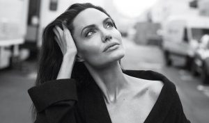 Angelina Jolie habla sobre su divorcio con Brad Pitt en reconocida revista