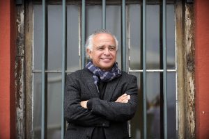 Fernando Ubiergo se encuentra internado en la UCI tras caída en un concierto