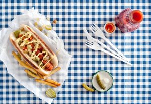 ¡Momento lechón! Hombre comió 72 completos en 10 minutos y batió su propio récord