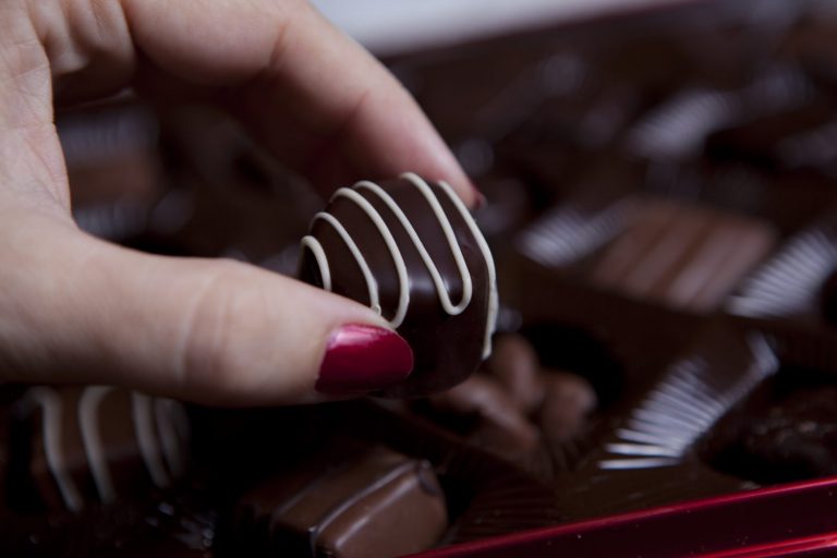 ¿Lo comprarías? Conoce cómo es el chocolate más caro del mundo — FMDOS