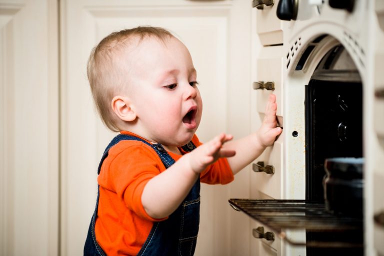 ¡Mucho cuidado! Estas son las causas más comunes de quemaduras en los niños