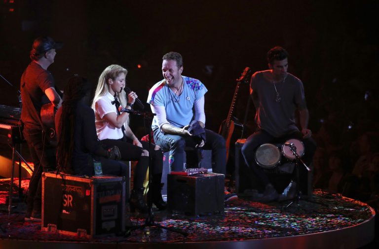 ¡Nos va a dar algo! Mira los mejores duetos de Shakira y Coldplay en el Global Citizen Festival