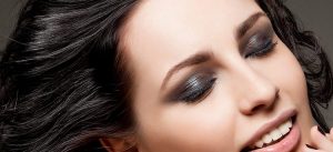 Sombras glossy eyes: Tips para lograr el deseado efecto mojado