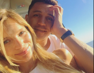 Así celebran su amor Alexis Sánchez y Mayte Rodríguez