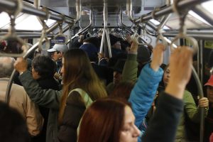 Metro de Santiago da a conocer la estación que ha registrado más pasajeros