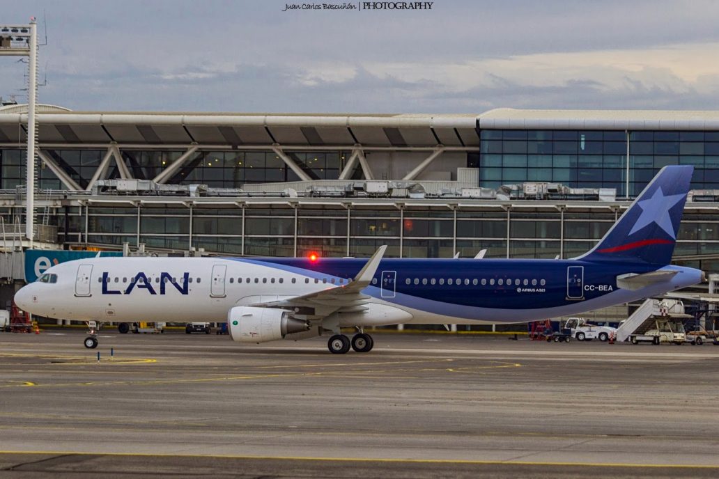 Alarma de un pasajero desata emergencia en el aeropuerto de Santiago