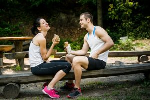 ¡Ojo! Esto es lo que no debes comer antes ni después de entrenar