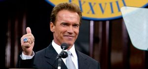Arnold Schwarzenegger celebró sus 70 años con fiesta hawaiana