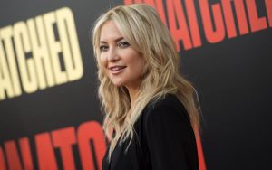 ¡Sorprendente cambio de look! Kate Hudson impacta con su cabeza rapada
