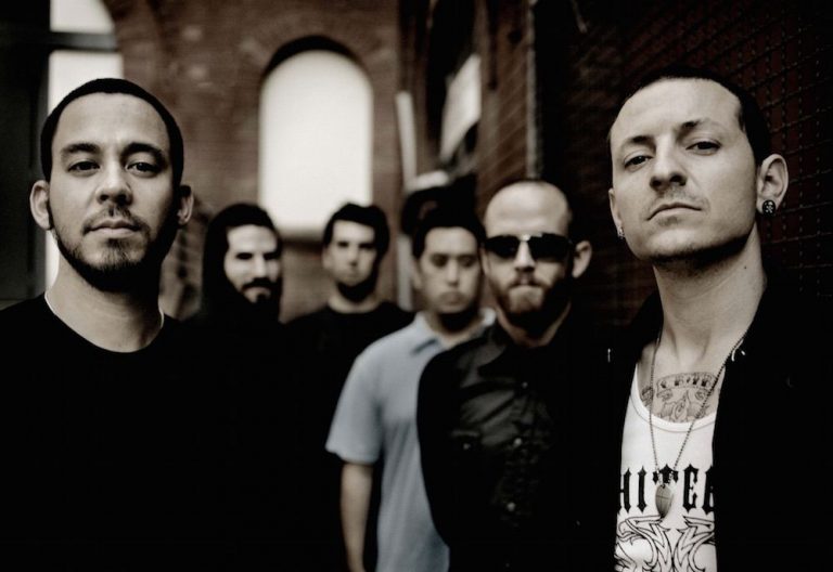 Encuentran muerto a vocalista de Linkin Park