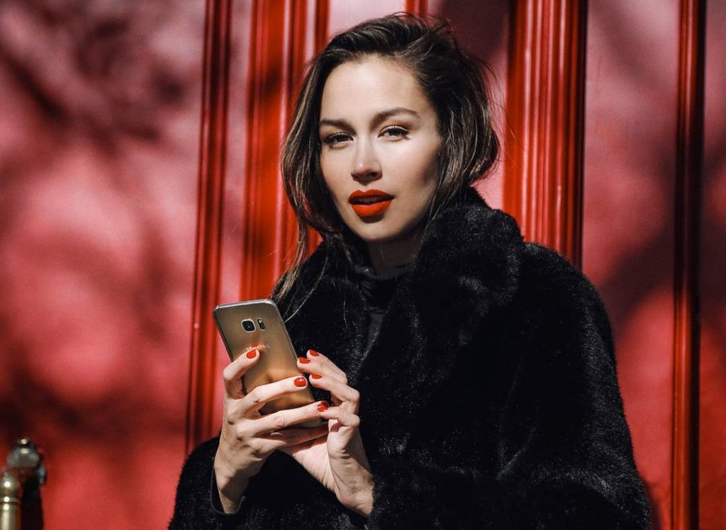 Él te pide tu opinión para elegir su ropa: ¿Cómo ayudarlo?