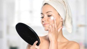 Aumenta la efectividad de tus cremas con estos 4 consejos