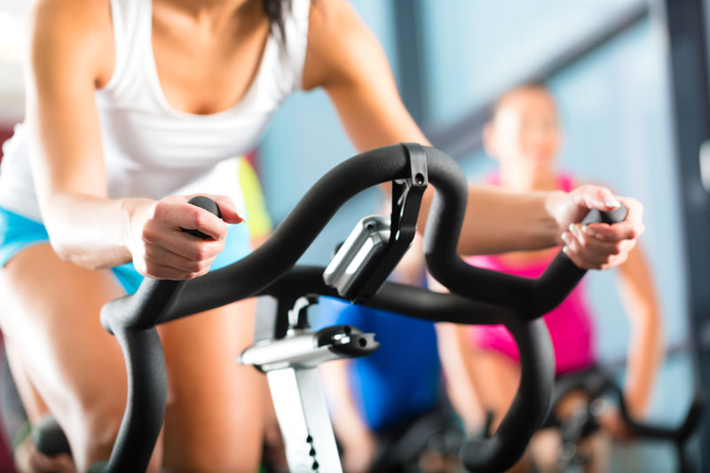 Practicar spinning otorga muchos beneficios a la salud.