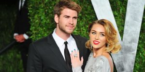 Liam Hemsworth y Miley Cyrus reaparecen con osados looks en los premios Oscar 2018