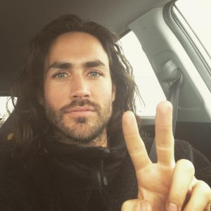 Matías Assler sorprende con radical cambio de look