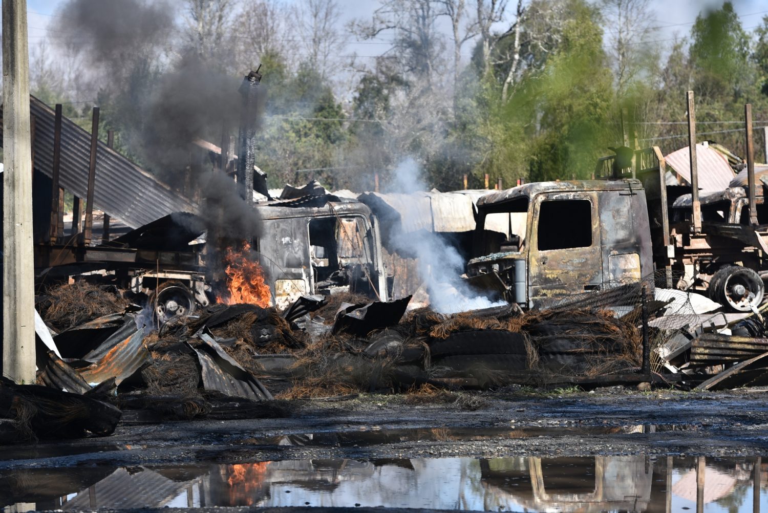 Ataque incendiario camiones