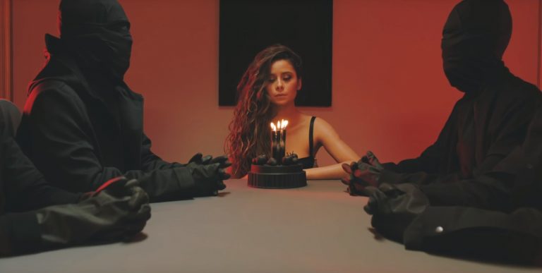 #AlertaDeEstreno Camila Gallardo lanza "Un poco más de frío", su nuevo y desgarrador videoclip