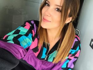 Cata Vallejos no logra convencer como panelista de Primer Plano y recibe duras críticas en redes sociales