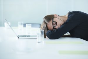 ¿Estás durmiendo mal? 5 consejos para mejorar tu sueño y la productividad laboral