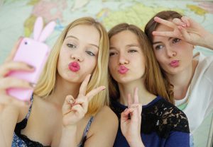 Estudio relaciona adicción a las selfies con la falta de sexo