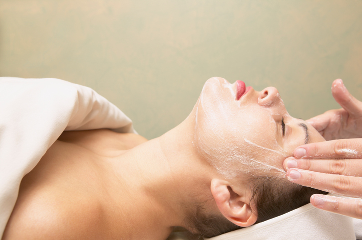 ¿Con cuánta frecuencia debemos exfoliar nuestra piel?