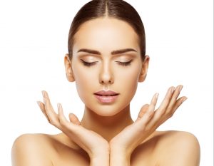 ¡Toma nota! Estos son los 5 infaltables de belleza que marcarán la temporada