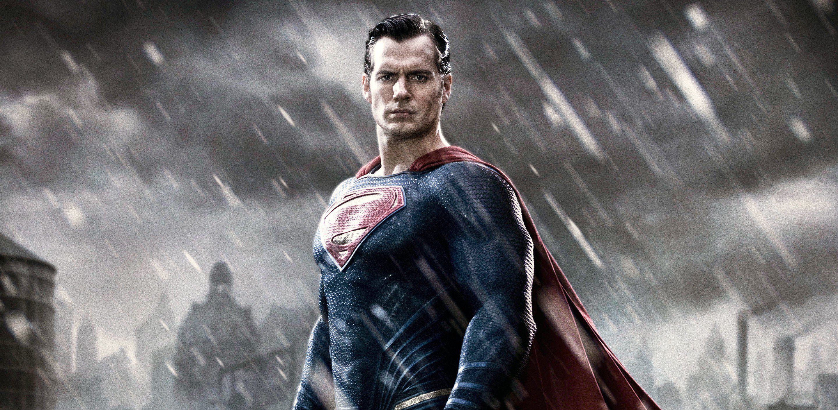 ¿No será mucho? El impactante resultado de joven que se ha operado más de 20 veces para verse igual a Superman