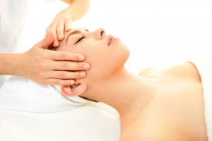 Lifting facial japonés: Conoce la técnica de estiramiento no invasiva