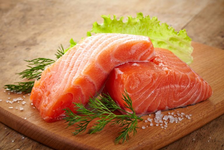 ¿Por qué deberías incluir el salmón en tu dieta habitual?