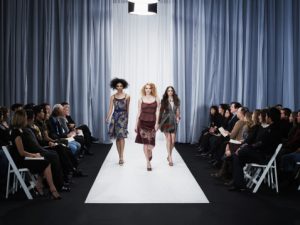 Importantes marcas de moda prohibieron a modelos demasiado delgadas y menores de 16 años