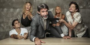 Reconocido actor de "Tranquilo papá" busca a una joven que le robó un beso durante una gira