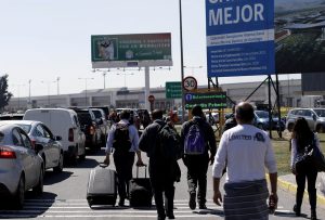 Todo lo que tienes que saber sobre la movilización de taxistas en el aeropuerto de Santiago