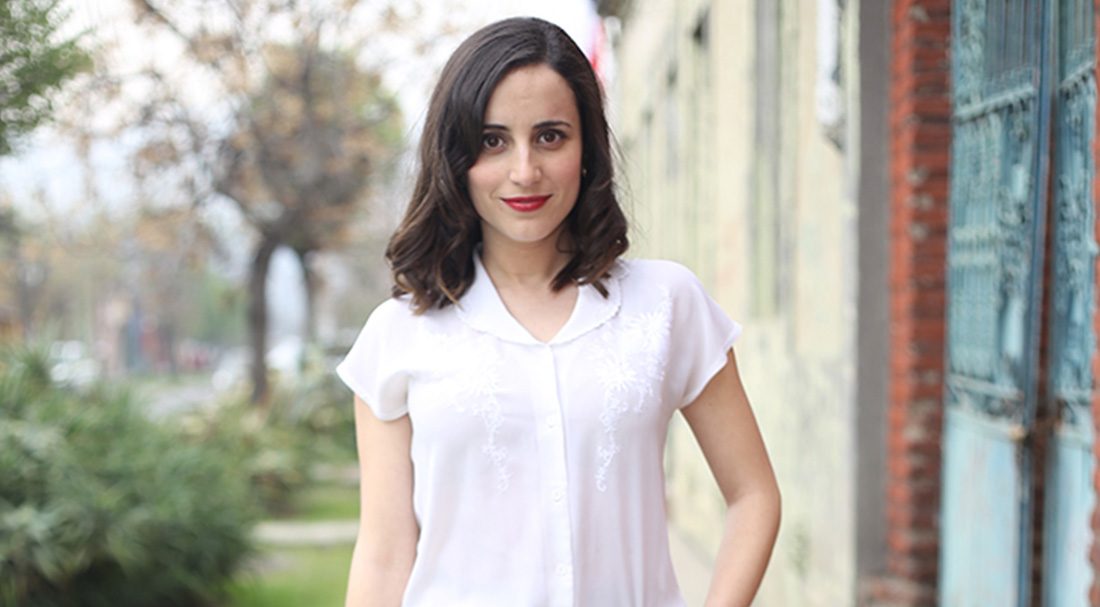 Camila Hirane se robó todas las miradas con jugado escote en evento