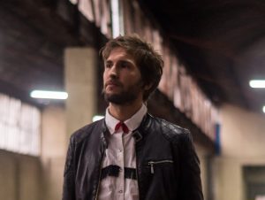 Gonzalo Yáñez estrena su nuevo sencillo "Marcas" con un potente mensaje contra la violencia de género