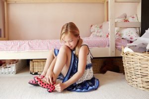 Los padres de esta niña pusieron una cámara en su pieza y ocurrió algo inesperado