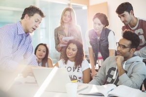 ¿Te gustaría hablar inglés fluido? ¡Participa por un curso con Políglota y #DosLaRevistaDeFMDOS!