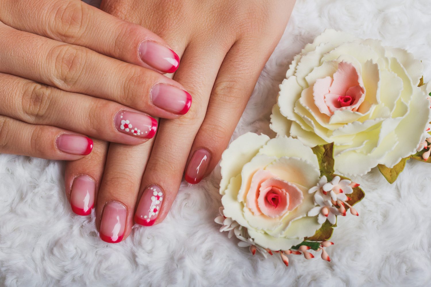 Manicure uñas florales