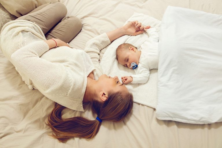 ¿Tu insomnio le afecta a los niños? ¡Mira qué dice la ciencia!
